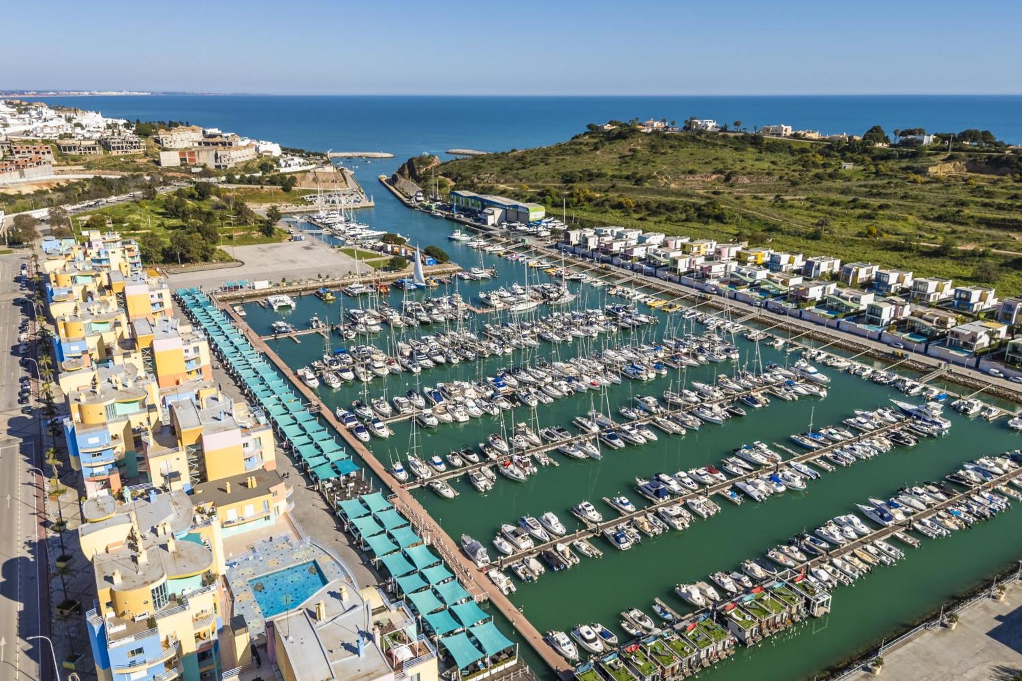Marina Breeze Apartment With Pool - 900M From The Beach Albufeira Zewnętrze zdjęcie