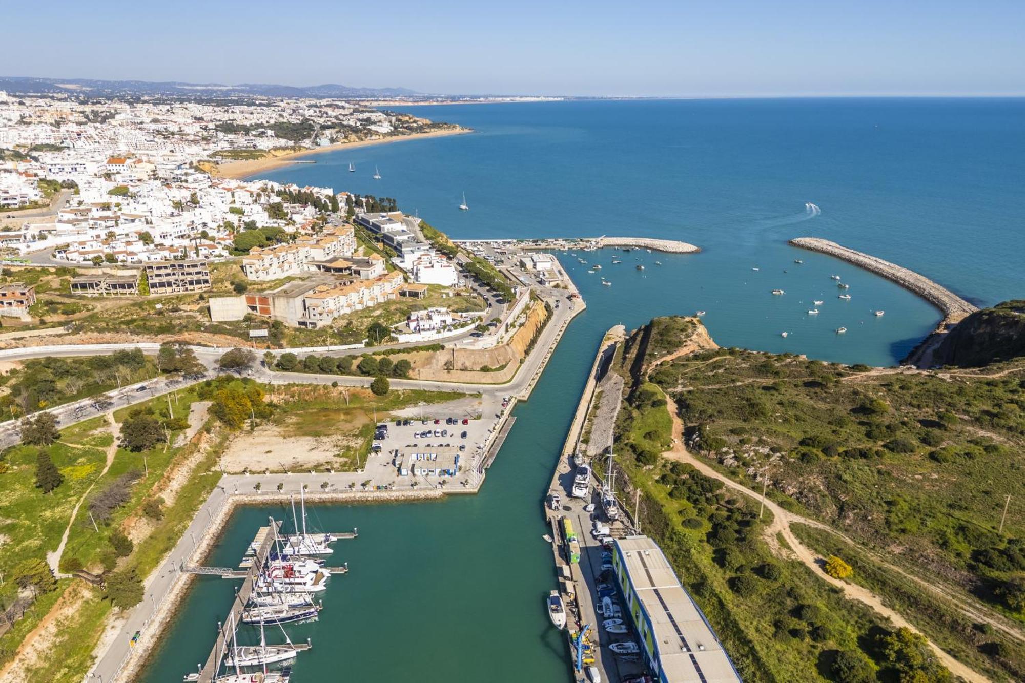 Marina Breeze Apartment With Pool - 900M From The Beach Albufeira Zewnętrze zdjęcie