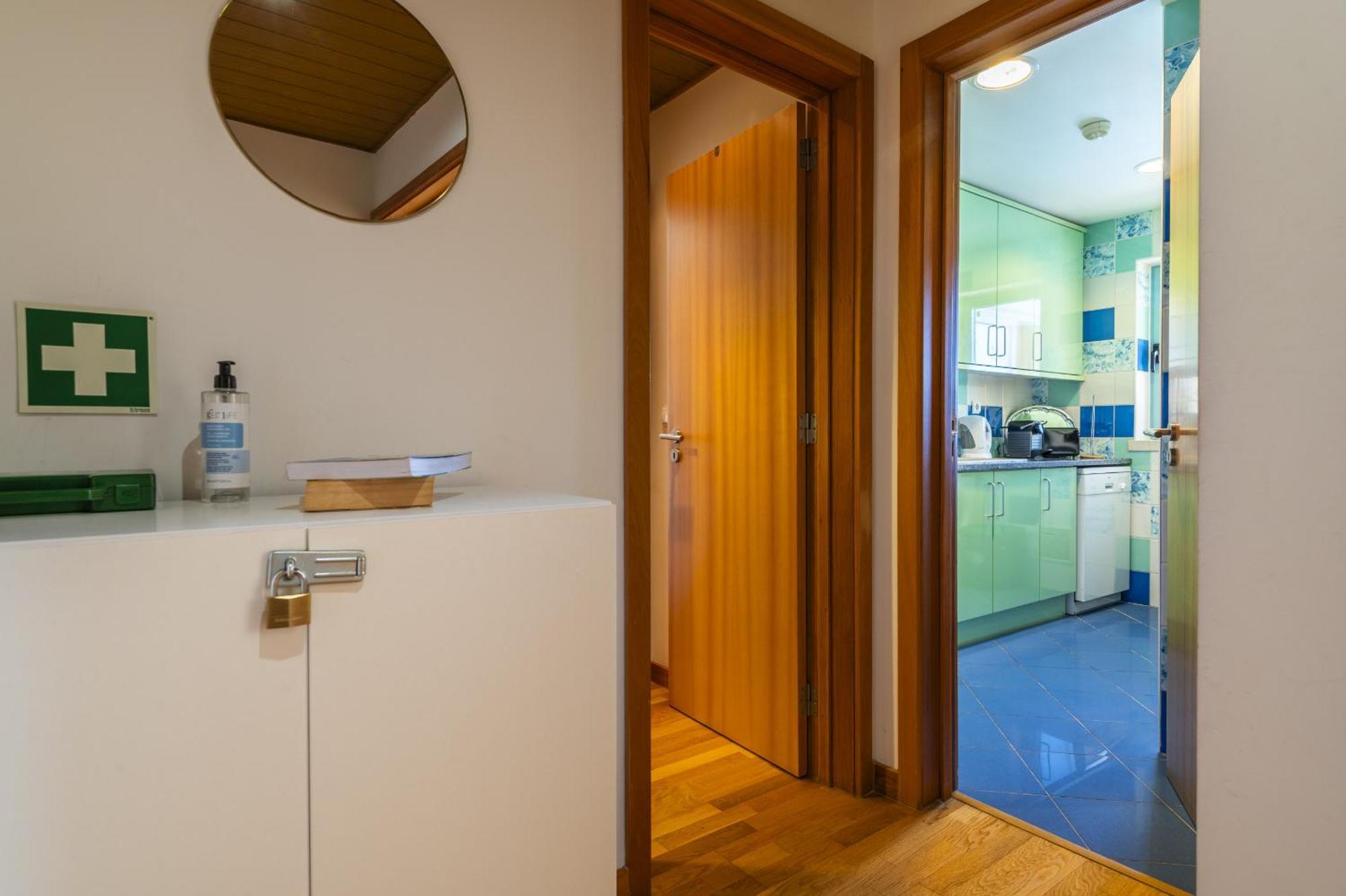 Marina Breeze Apartment With Pool - 900M From The Beach Albufeira Zewnętrze zdjęcie
