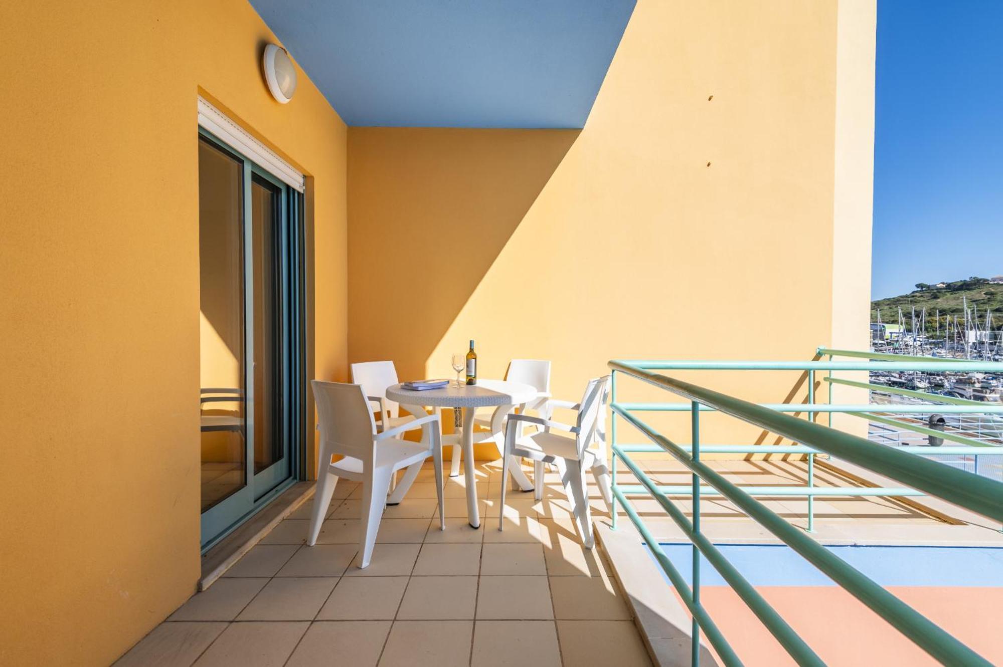 Marina Breeze Apartment With Pool - 900M From The Beach Albufeira Zewnętrze zdjęcie