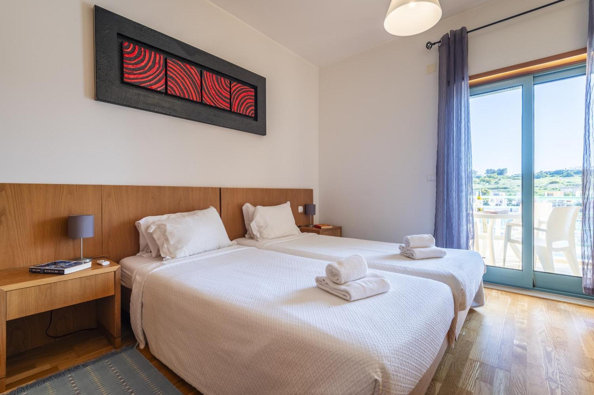 Marina Breeze Apartment With Pool - 900M From The Beach Albufeira Zewnętrze zdjęcie
