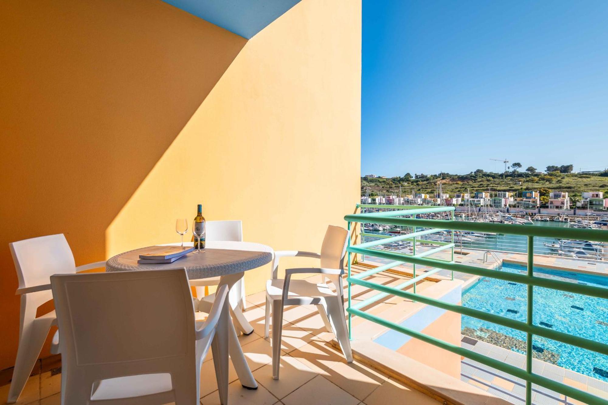 Marina Breeze Apartment With Pool - 900M From The Beach Albufeira Zewnętrze zdjęcie